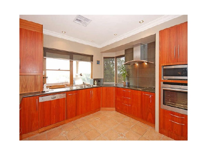 14 Fingall Way, Willetton WA 6155