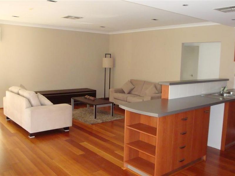 34 Brennan Ave, Canning Vale WA 6155