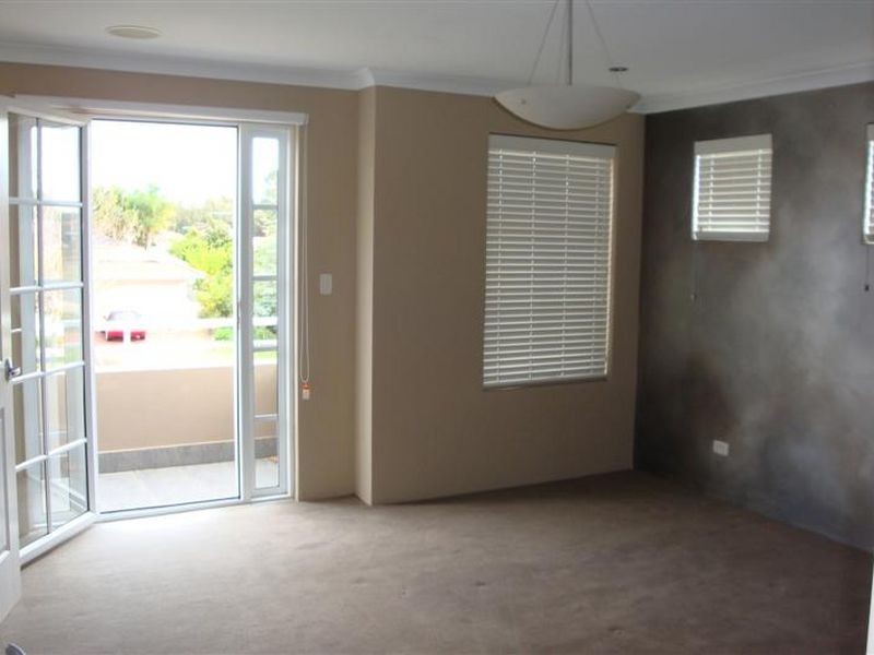 34 Brennan Ave, Canning Vale WA 6155