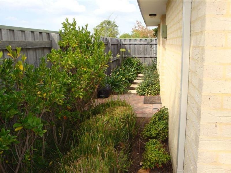 34 Brennan Ave, Canning Vale WA 6155