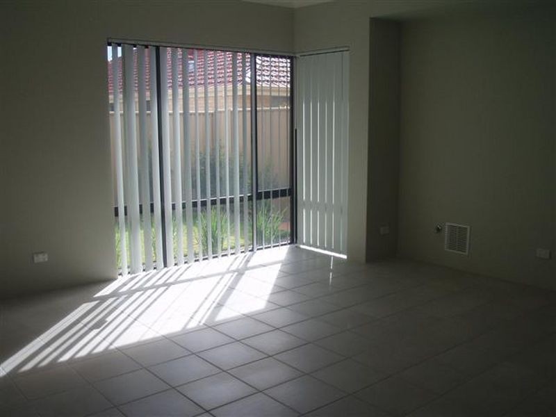 2/50 Claridge Circle, Thornlie WA 6108