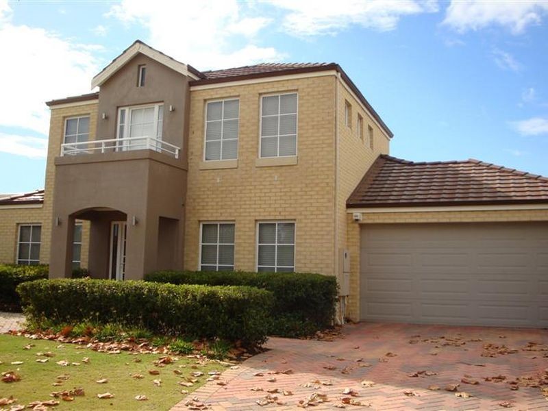 34 Brennan Ave, Canning Vale WA 6155