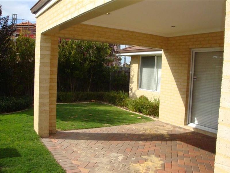 34 Brennan Ave, Canning Vale WA 6155