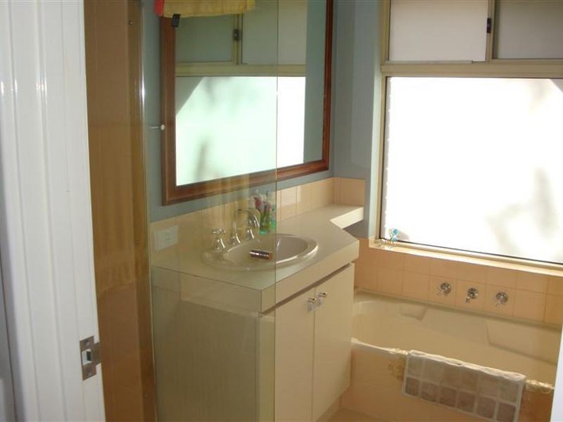 39 Tudor Ave, Shelley WA 6148