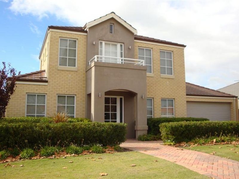 34 Brennan Ave, Canning Vale WA 6155