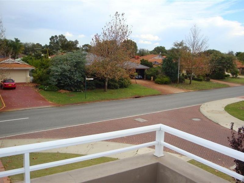 34 Brennan Ave, Canning Vale WA 6155