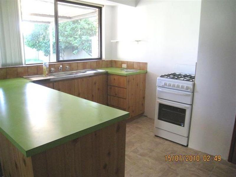 8 Merino Court, Thornlie WA 6108