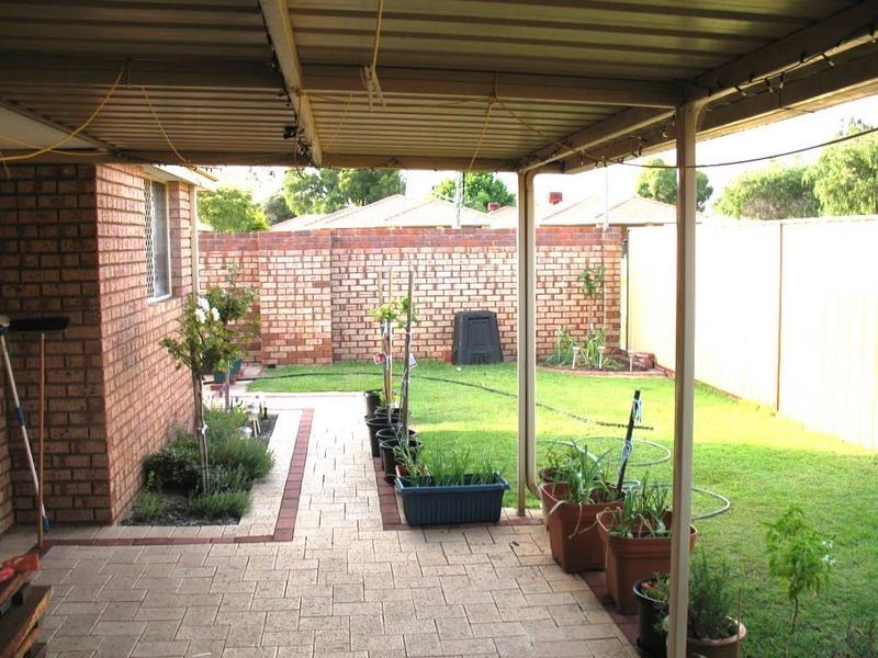 4/7 Tarun Court, Cannington WA 6107