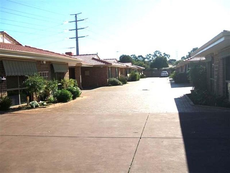 4/7 Tarun Court, Cannington WA 6107