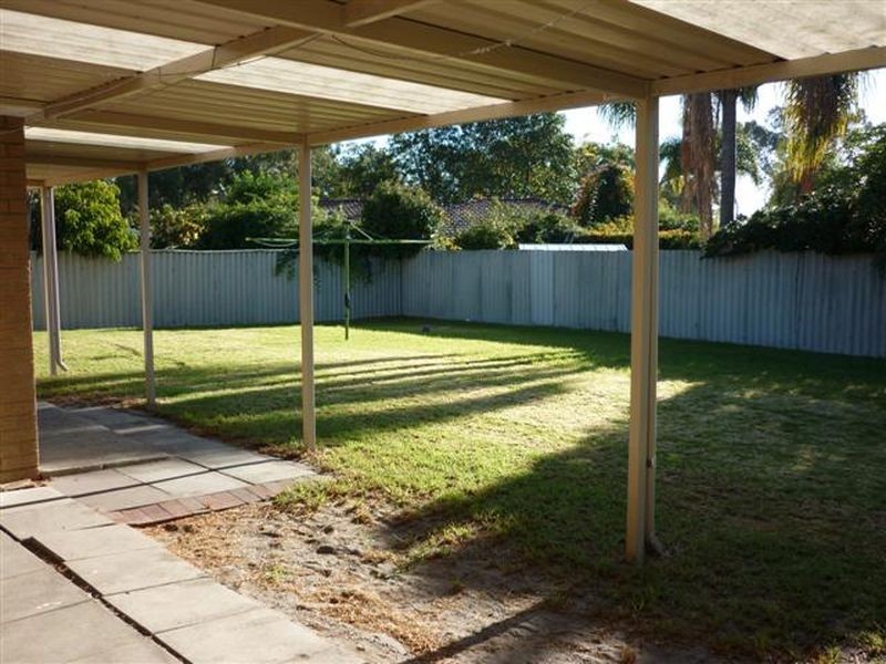 11 Matthew Way, Thornlie WA 6108