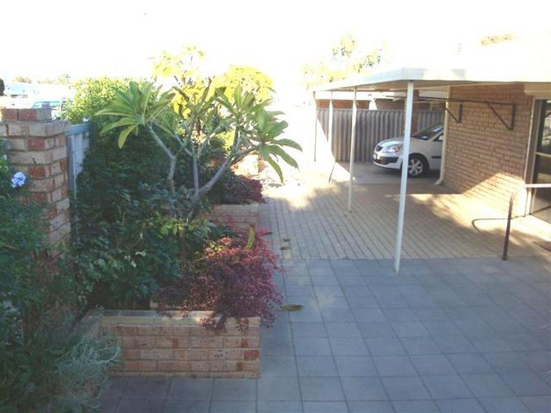 7/208 Burslem Drive, Maddington WA 6109