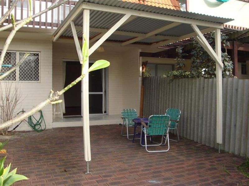 8/19 Freesia Way, Willetton WA 6155