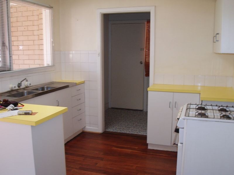 5 Lee Way, Thornlie WA 6108