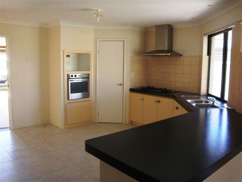 19 Barkley Loop, Canning Vale WA 6155