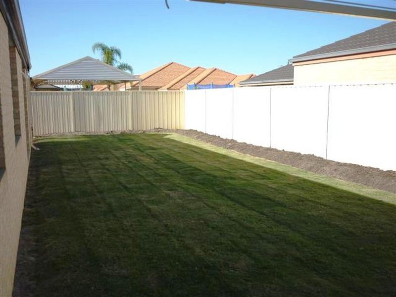 19 Barkley Loop, Canning Vale WA 6155