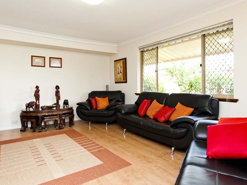 18 Harwood Rise, Leeming WA 6149