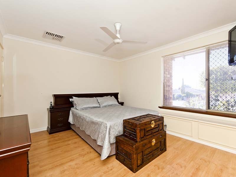 18 Harwood Rise, Leeming WA 6149