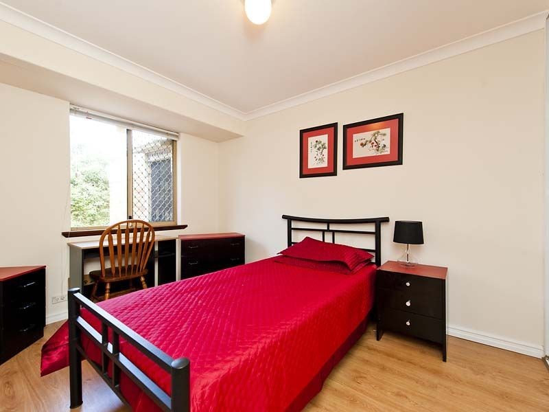 18 Harwood Rise, Leeming WA 6149