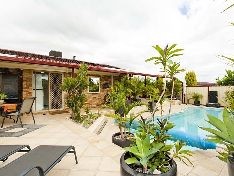 18 Harwood Rise, Leeming WA 6149