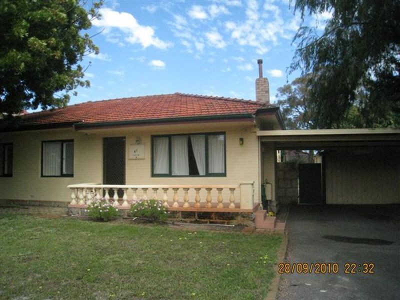 41 Goss Ave, Manning WA 6152