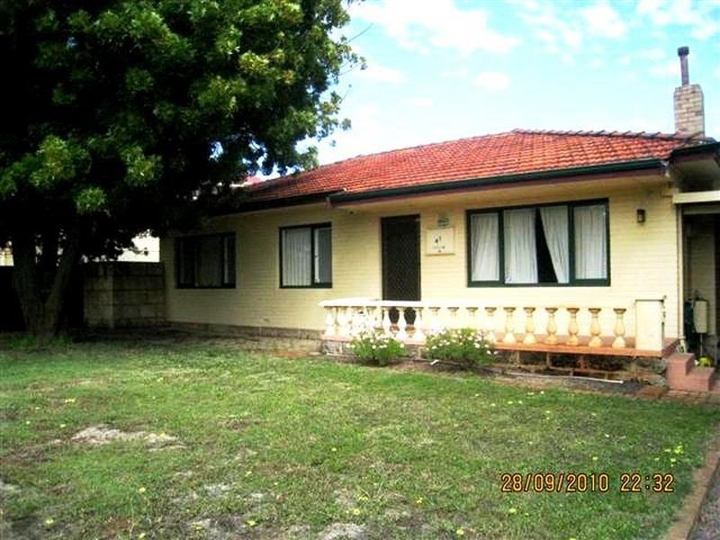 41 Goss Ave, Manning WA 6152