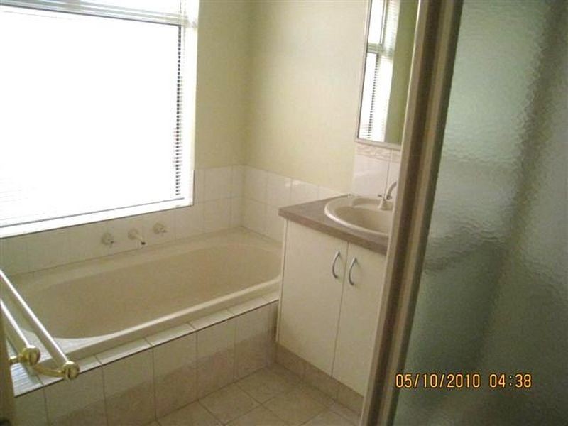 2/40-42 Willcock Street, Ferndale WA 6148