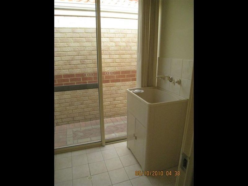 2/40-42 Willcock Street, Ferndale WA 6148