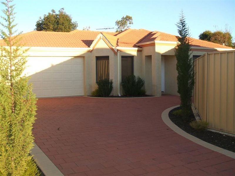 2/8 Westlake Street, Wilson WA 6107