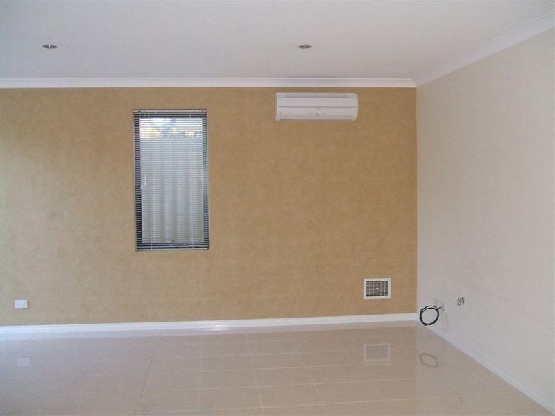 2/8 Westlake Street, Wilson WA 6107