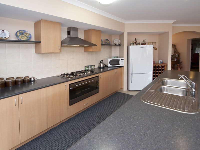 4 Shawood Place, Willetton WA 6155