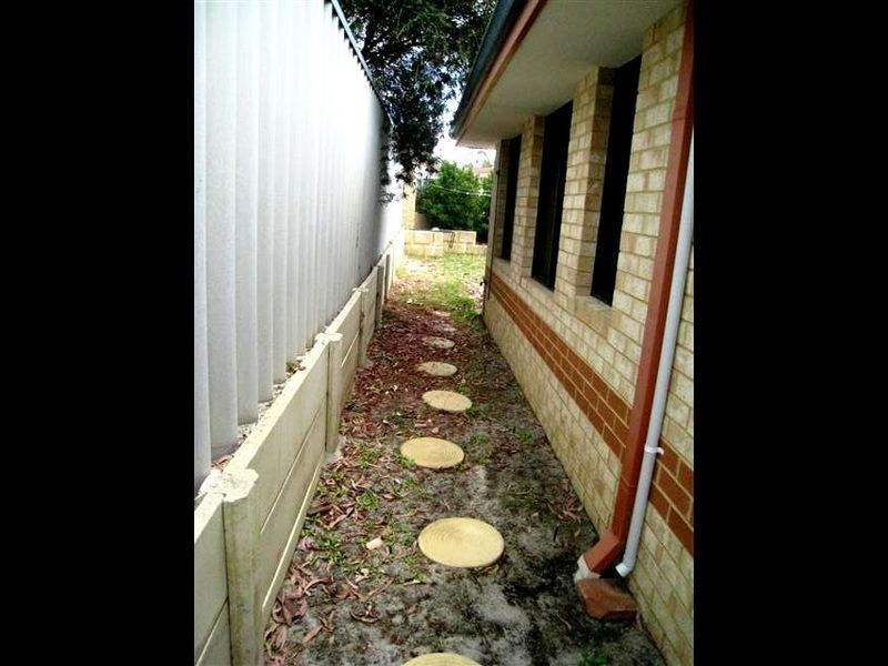 2/10 Andrews Road, Wilson WA 6107