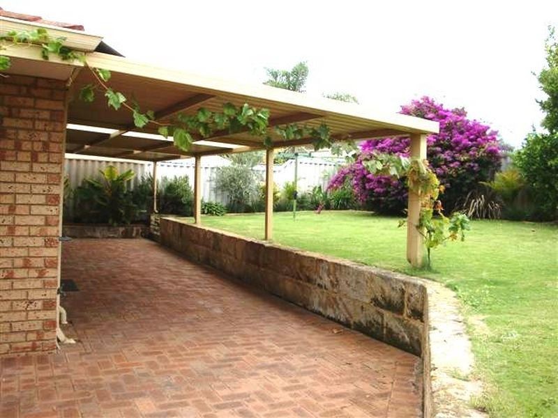 16 Gwalia Place, Bibra Lake WA 6163