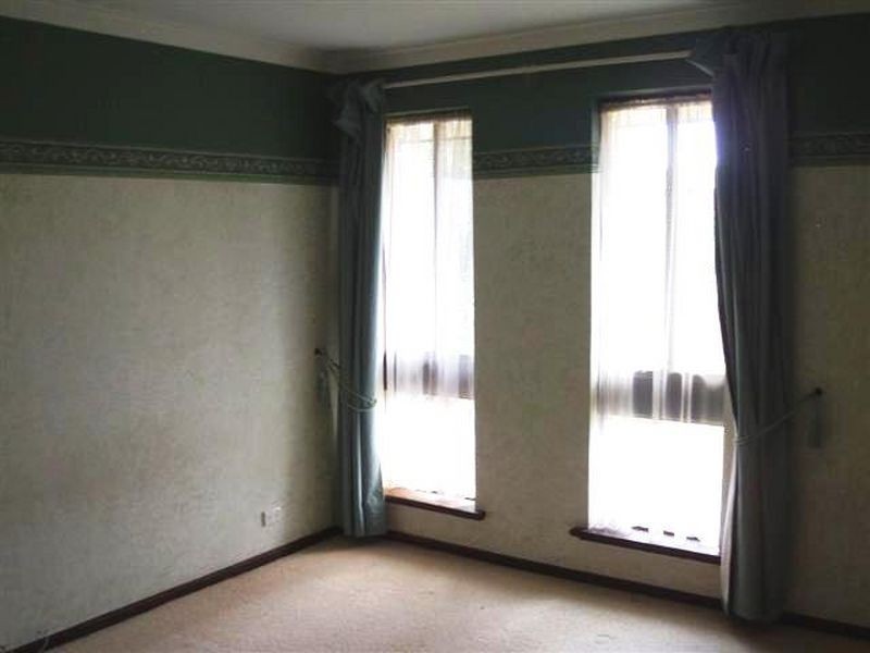 8 Pembury Crescent, Ferndale WA 6148