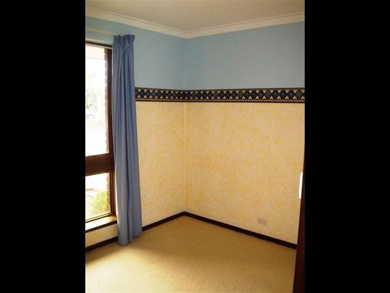 8 Pembury Crescent, Ferndale WA 6148