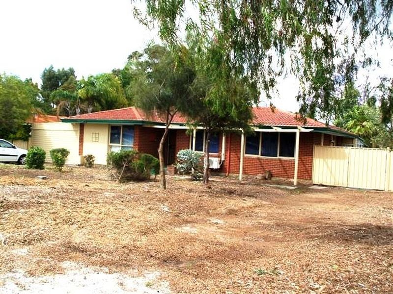 4 Hadlow Place, Thornlie WA 6108