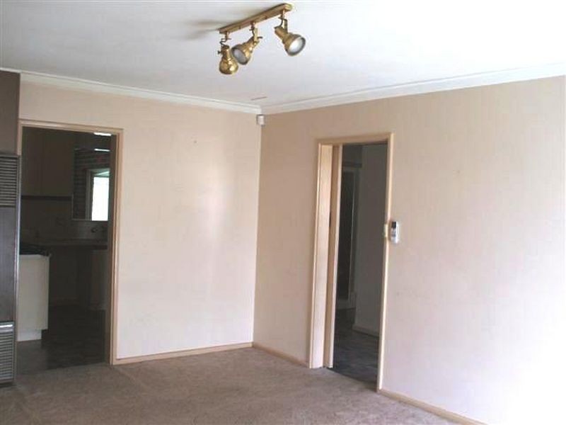 4 Hadlow Place, Thornlie WA 6108