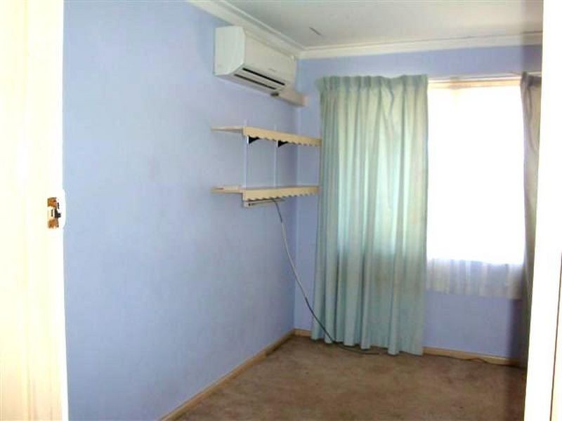 4 Hadlow Place, Thornlie WA 6108