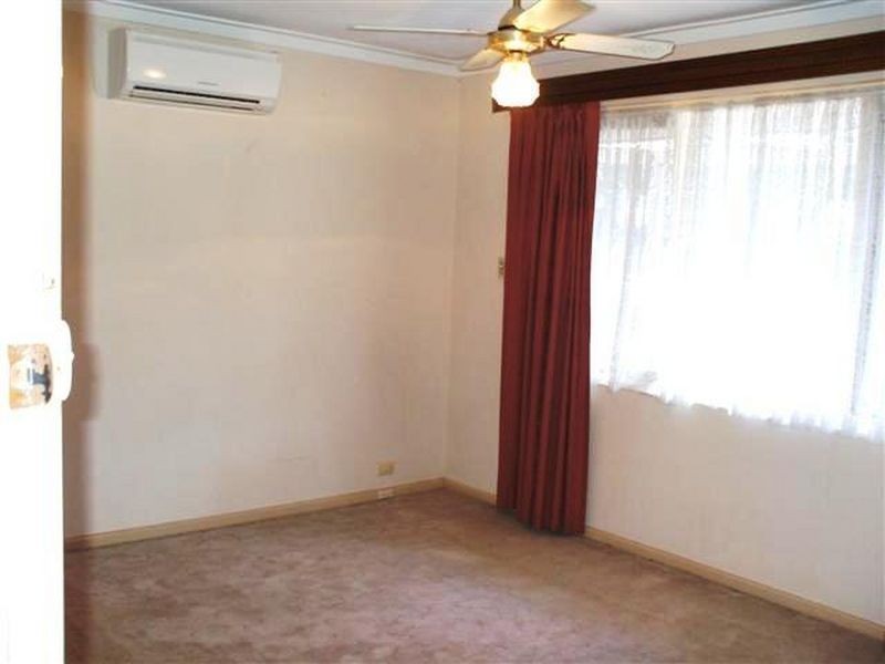 4 Hadlow Place, Thornlie WA 6108