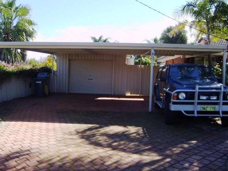 10 Albrecht Place, Thornlie WA 6108
