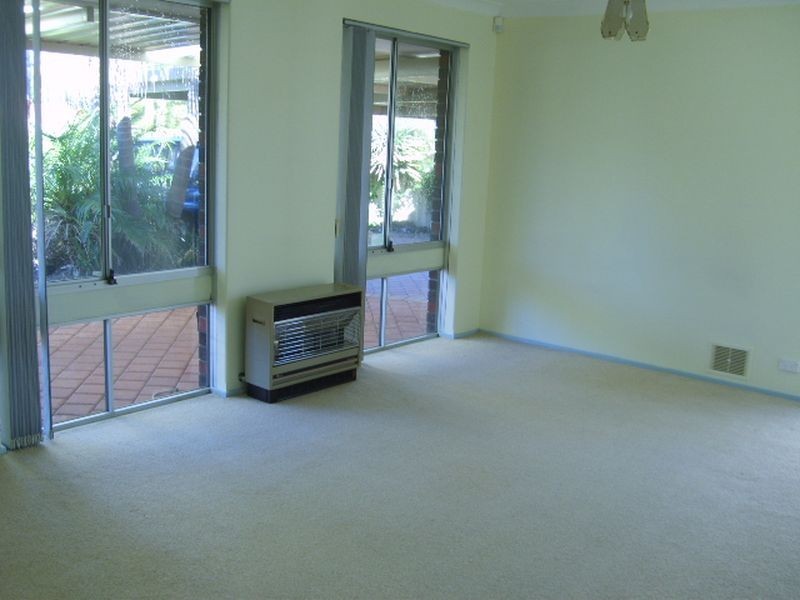 10 Albrecht Place, Thornlie WA 6108