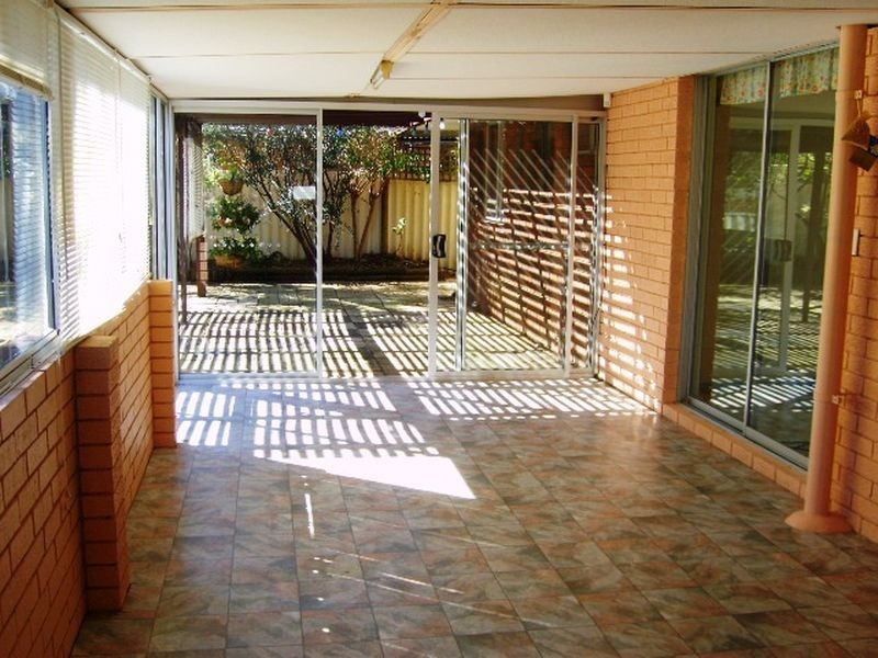 10 Albrecht Place, Thornlie WA 6108