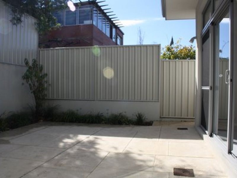 3/33 Harvest Road, North Fremantle WA 6159