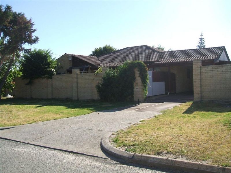 13 Dauphin Place, Willetton WA 6155