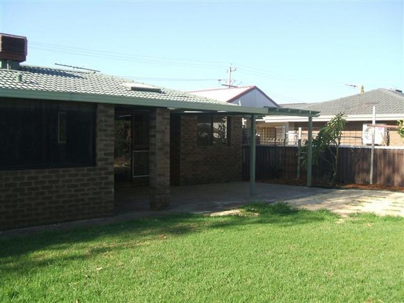 56 Hossack Avenue, Parkwood WA 6147