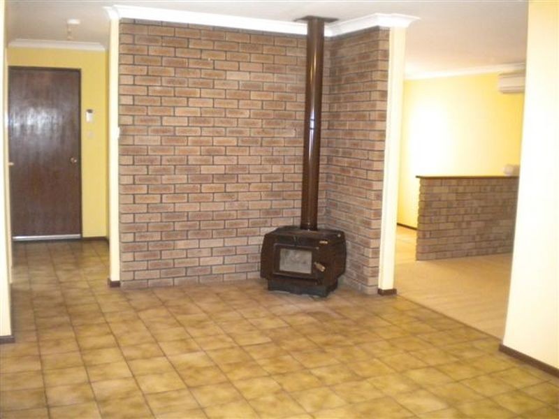 7 Lauri Court, Parkwood WA 6147