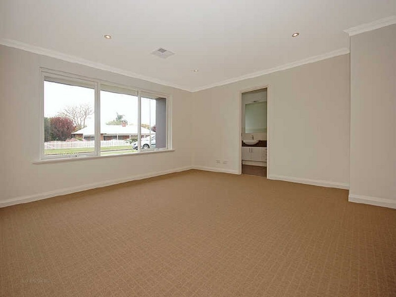 16 Ramsdale Loop, Leeming WA 6149