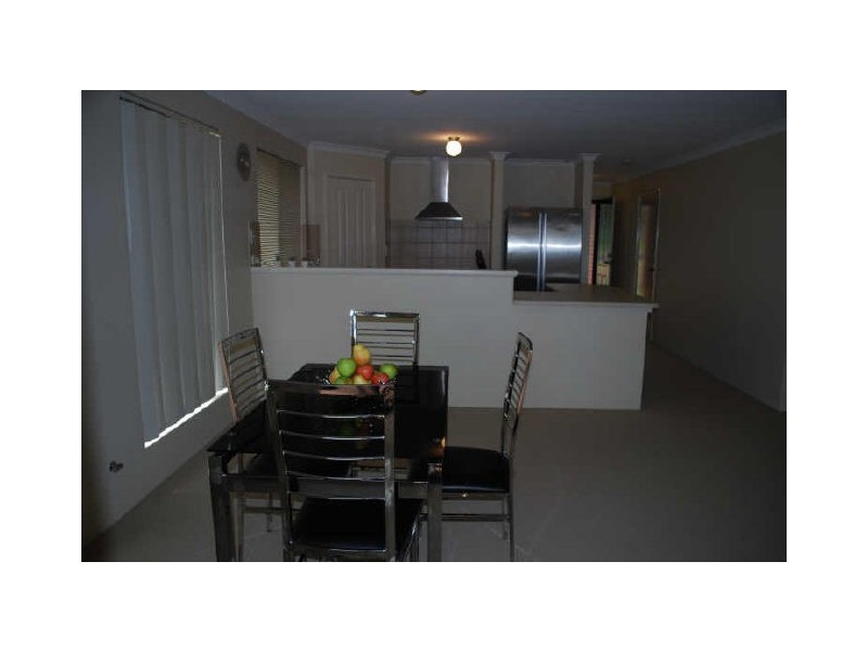 1 Darter Place, Queens Park WA 6107