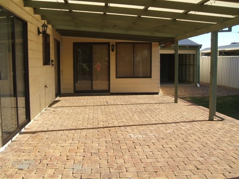 29 Crystaluna Drive, Golden Bay WA 6174