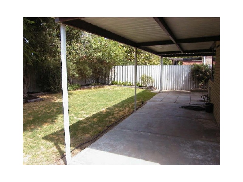 4/12 Watling Avenue, Lynwood WA 6147