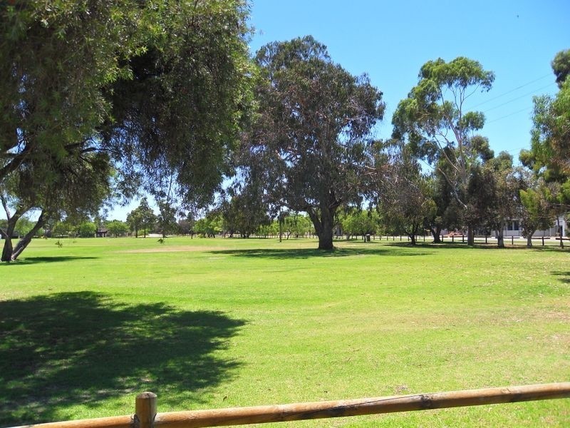 27 Queensville Avenue, Lynwood WA 6147